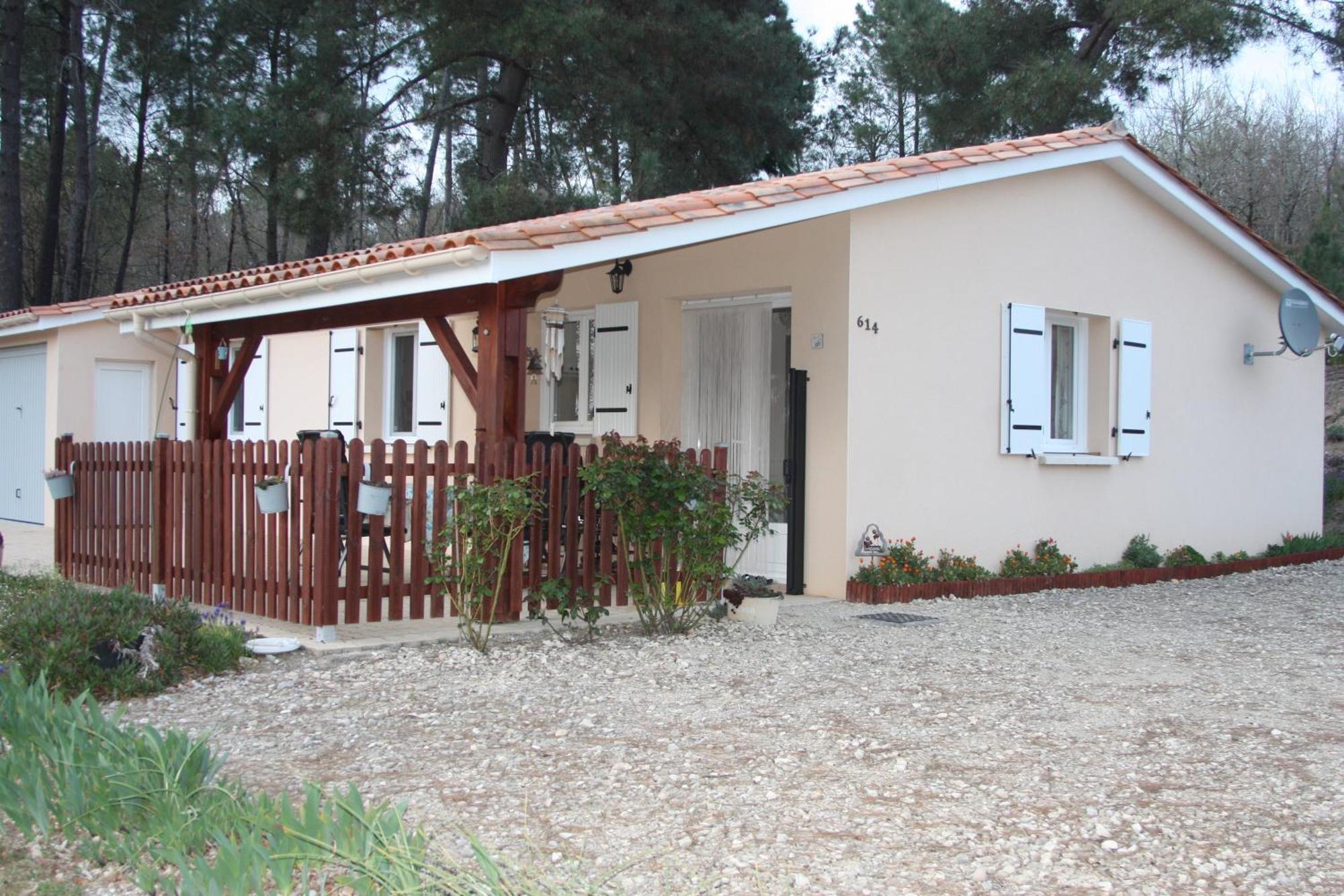 Etang Vallier Resort Brossac エクステリア 写真