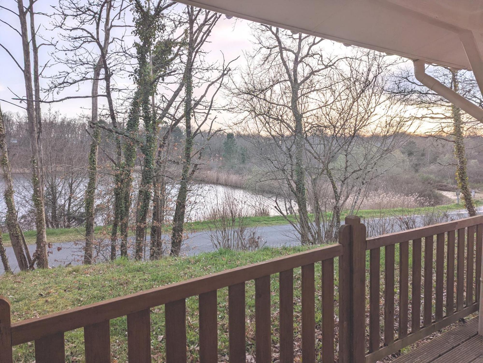 Etang Vallier Resort Brossac エクステリア 写真