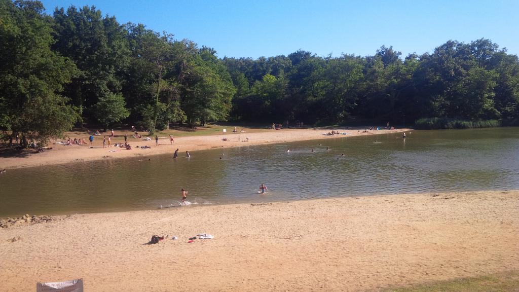Etang Vallier Resort Brossac エクステリア 写真