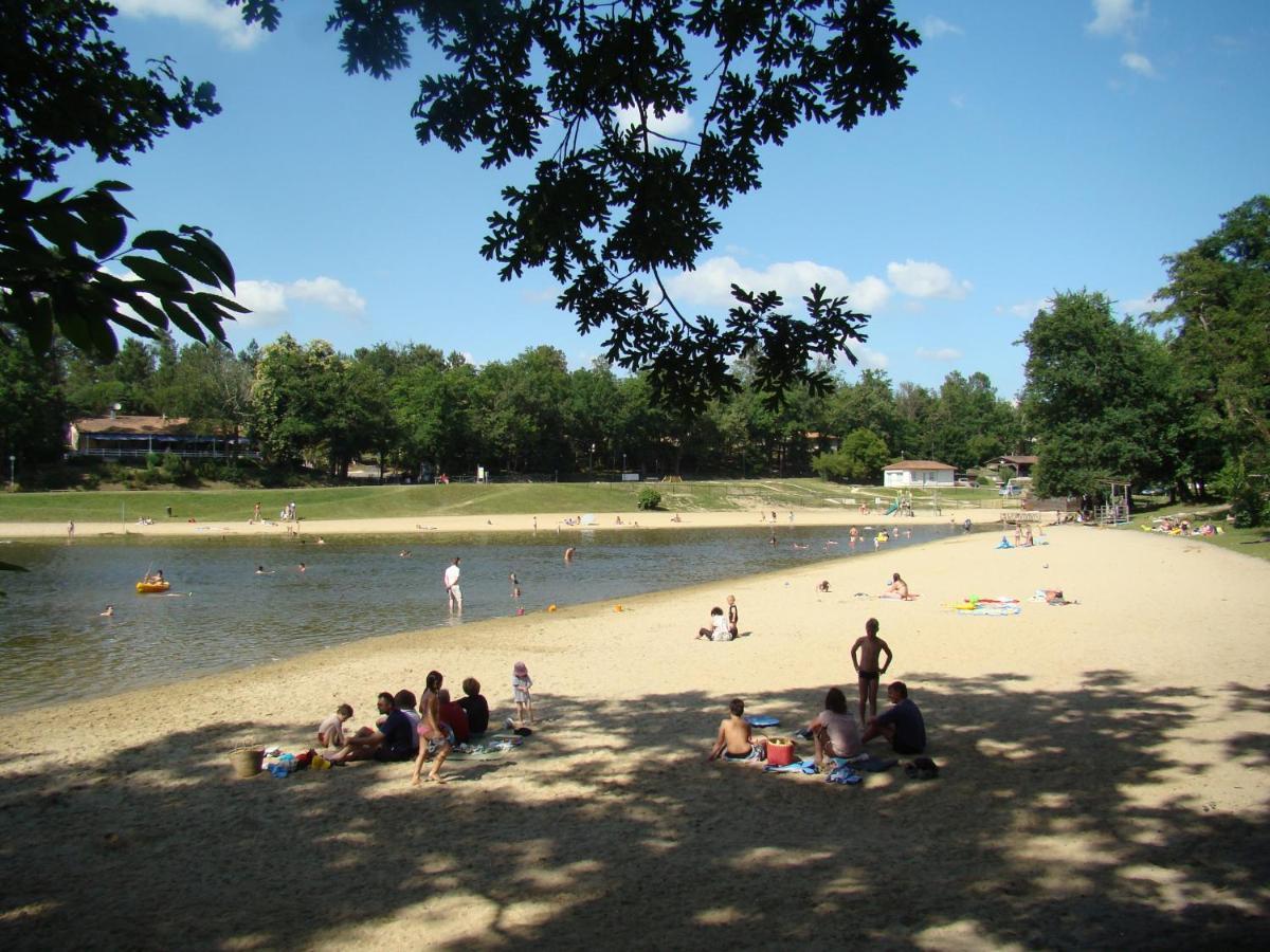 Etang Vallier Resort Brossac エクステリア 写真